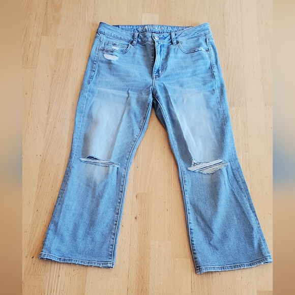 American Eagle Outfitters Denim - NWOT! AE High Kick Crop Jeans